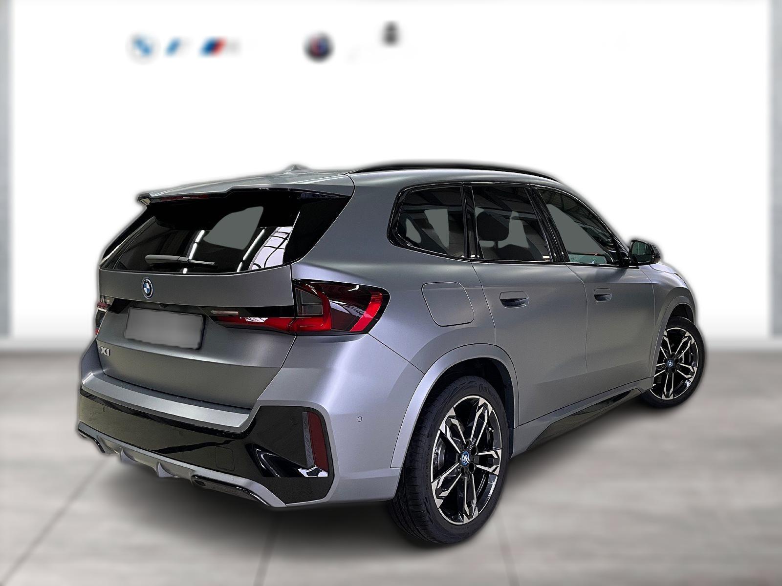 BMW iX1 M SPORTPAKET HEAD-UP DAB LED ALU 19